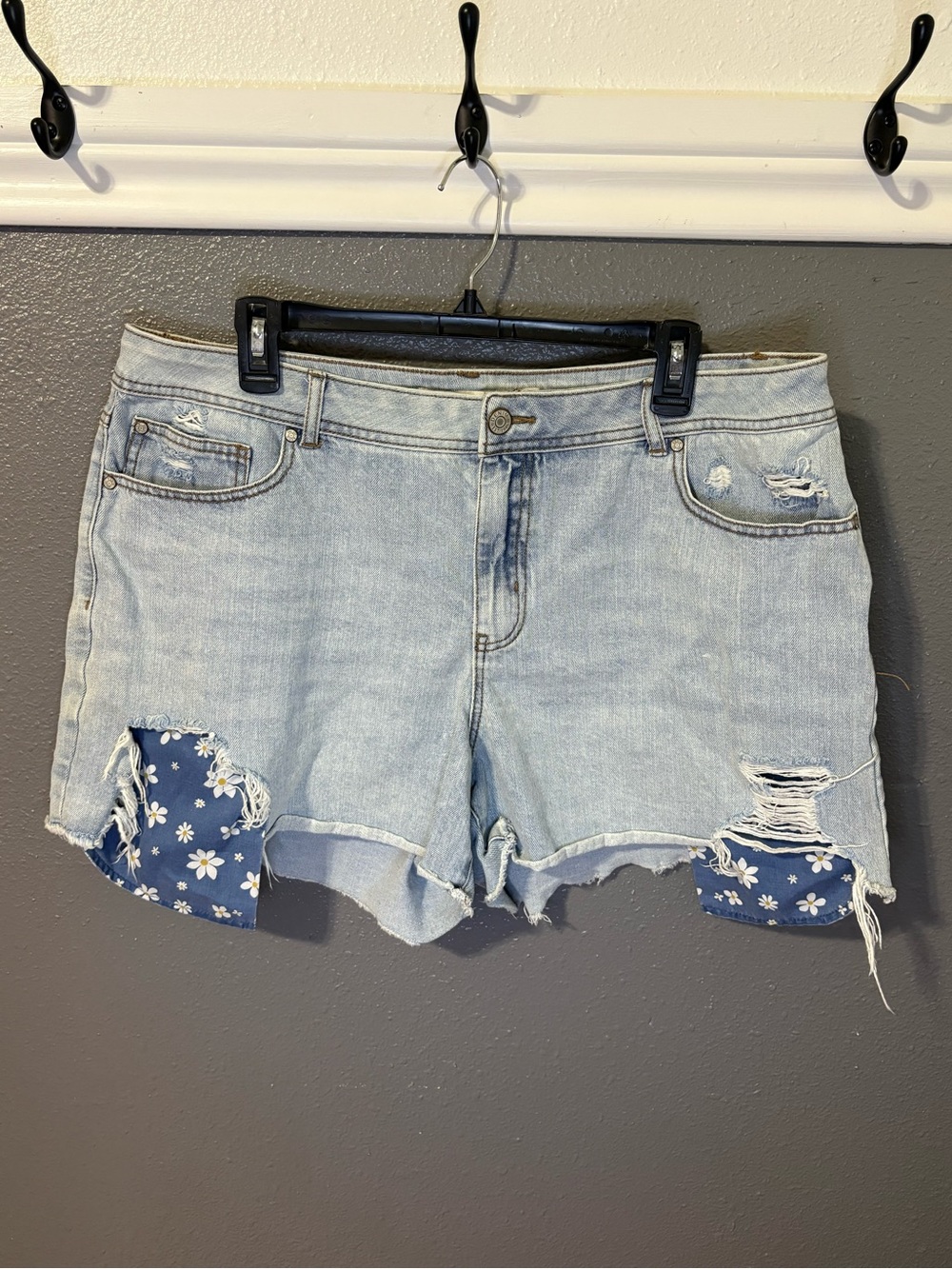EST. 1946 Denim light-wash blue floral pattern lining size 20W (SKU 287)